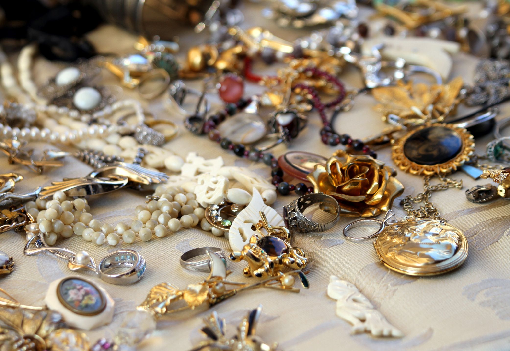 Finden Sie den perfekten Schmuck zu fairen Preisen